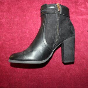 Sasha by Limelight Black booties